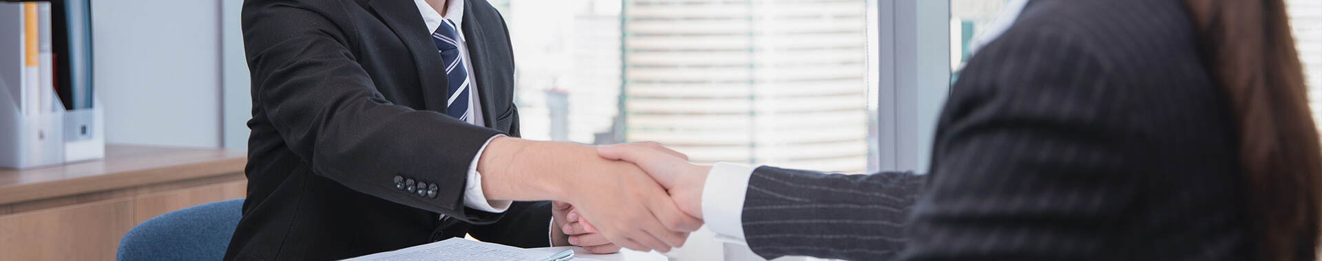 �����격����