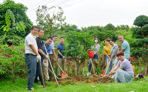 إ���ഺ������ǰ��ת���격����԰�ֳ���23��������ֲ���Բ���չ�