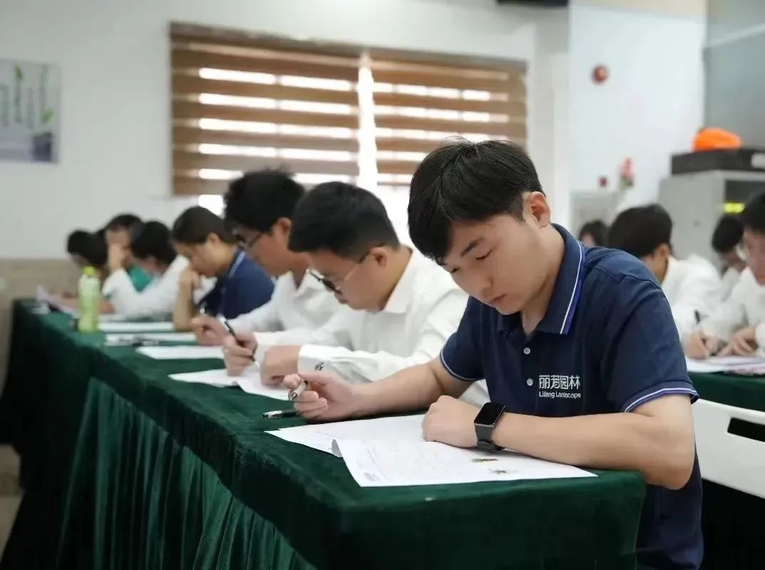 �격����-����Ʒ������